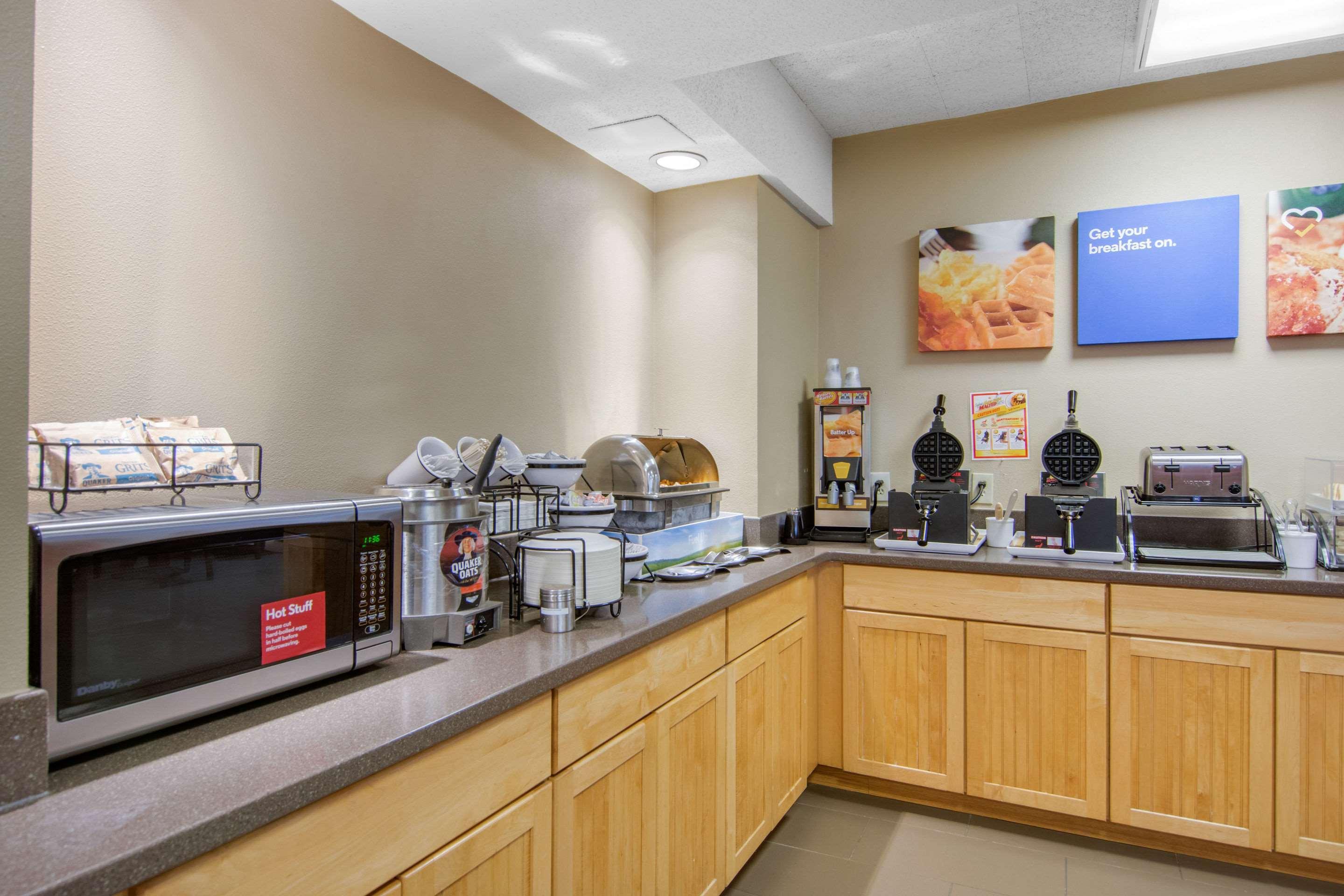 Comfort Inn Chester - Richmond South Экстерьер фото
