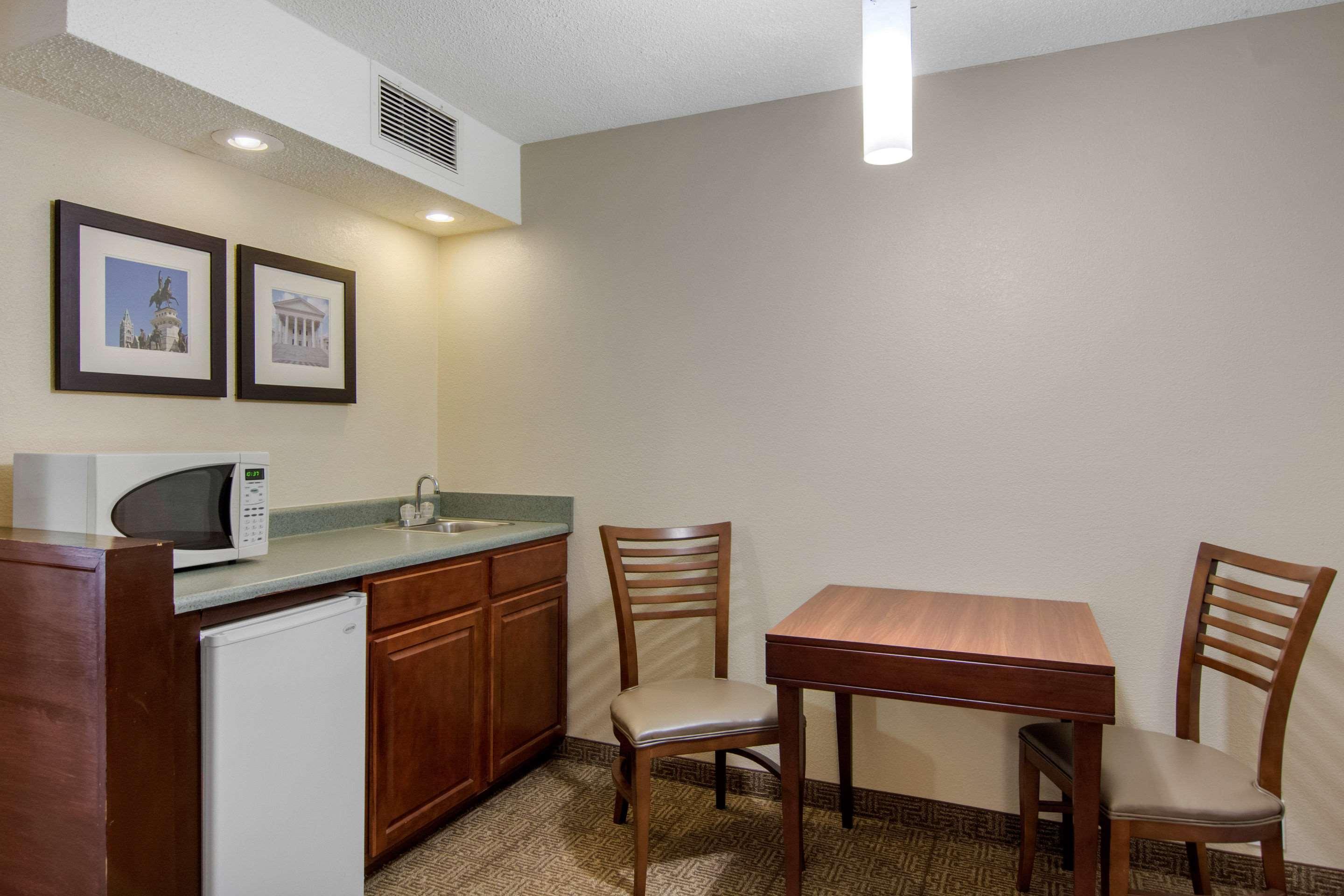 Comfort Inn Chester - Richmond South Экстерьер фото