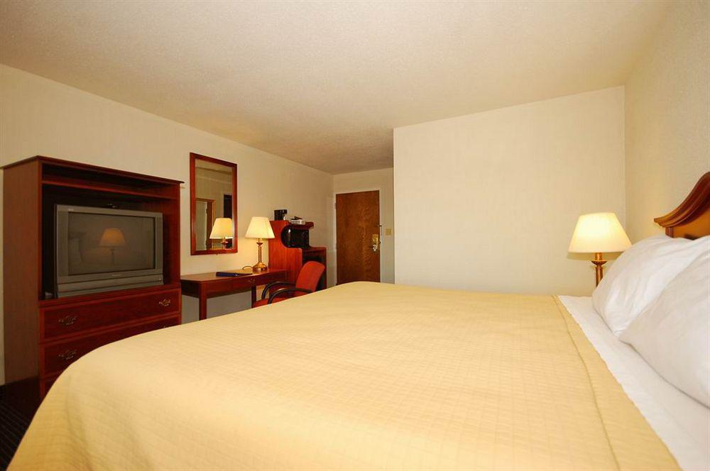Comfort Inn Chester - Richmond South Экстерьер фото