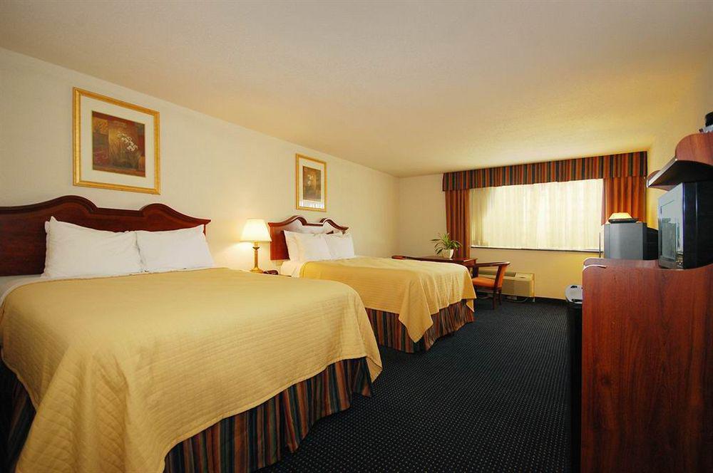Comfort Inn Chester - Richmond South Экстерьер фото